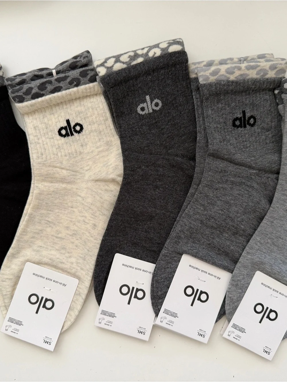 (M) ALO Yoga women's socks 5 pairs Crew Socks - Black, Cream & Multiple Grays